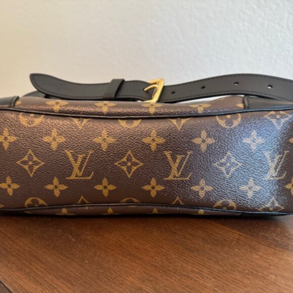 Louis Vuitton Monogram Odeon MM in Black - Picture 4 of 10